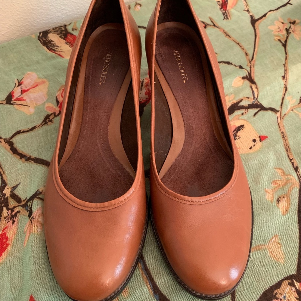 Aerosoles Camel Leather Heels